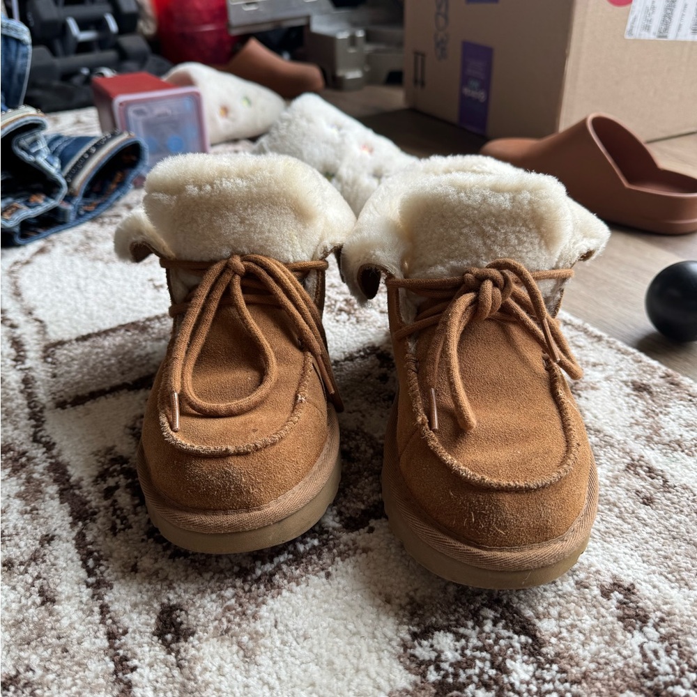 UGG Tan Moccasin-Style Ankle Boots with Fluffy Lining